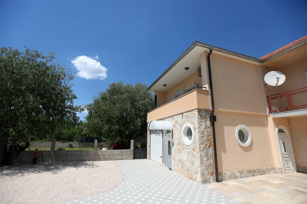 Apartmán Apartman Delux Brkic Lozovac Exteriér fotografie