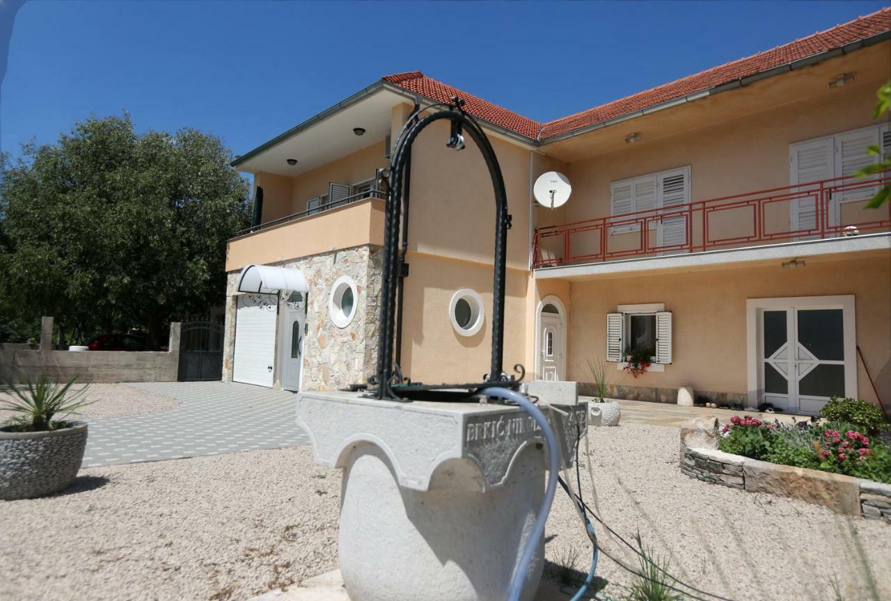 Apartmán Apartman Delux Brkic Lozovac Exteriér fotografie