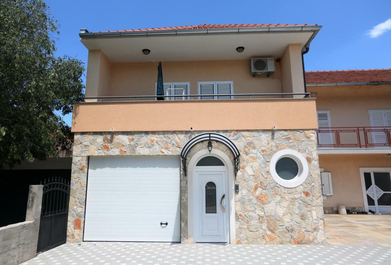 Apartmán Apartman Delux Brkic Lozovac Exteriér fotografie